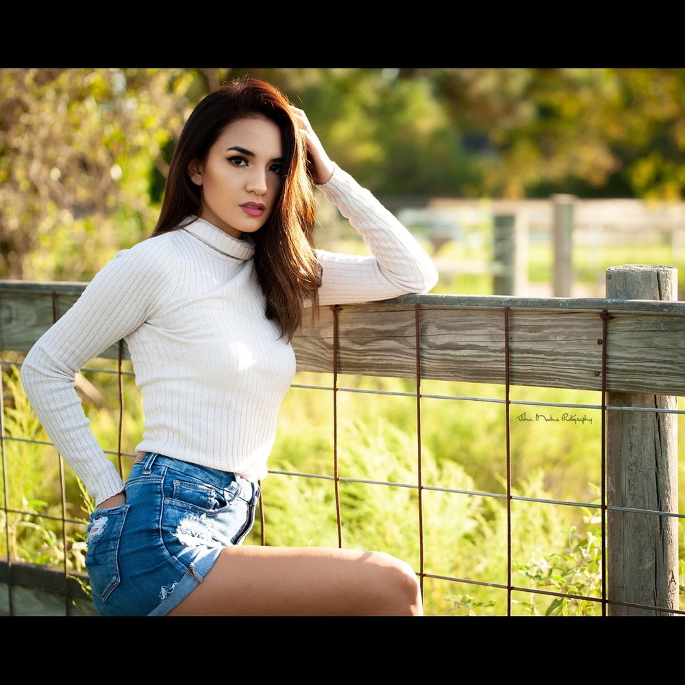 Cute American eagle top